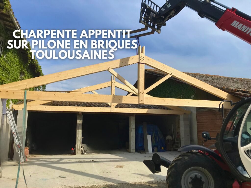 Charpente en bois en construction 