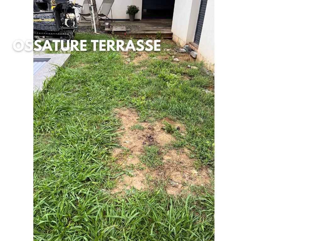 Réalisation de l'ossature d'une terrasse suspendue photo avant chantier.